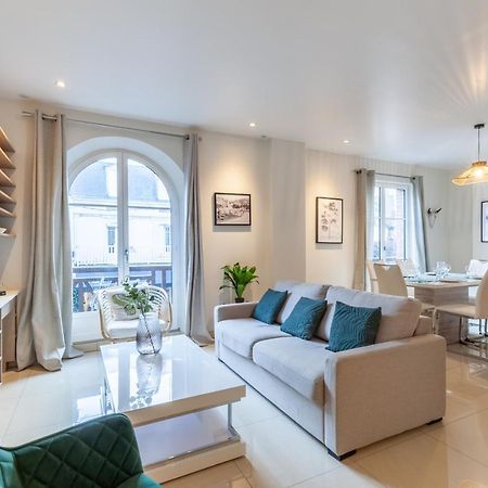 Luxurious 2 Bedroom Duplex On Place Morny Deauville Buitenkant foto