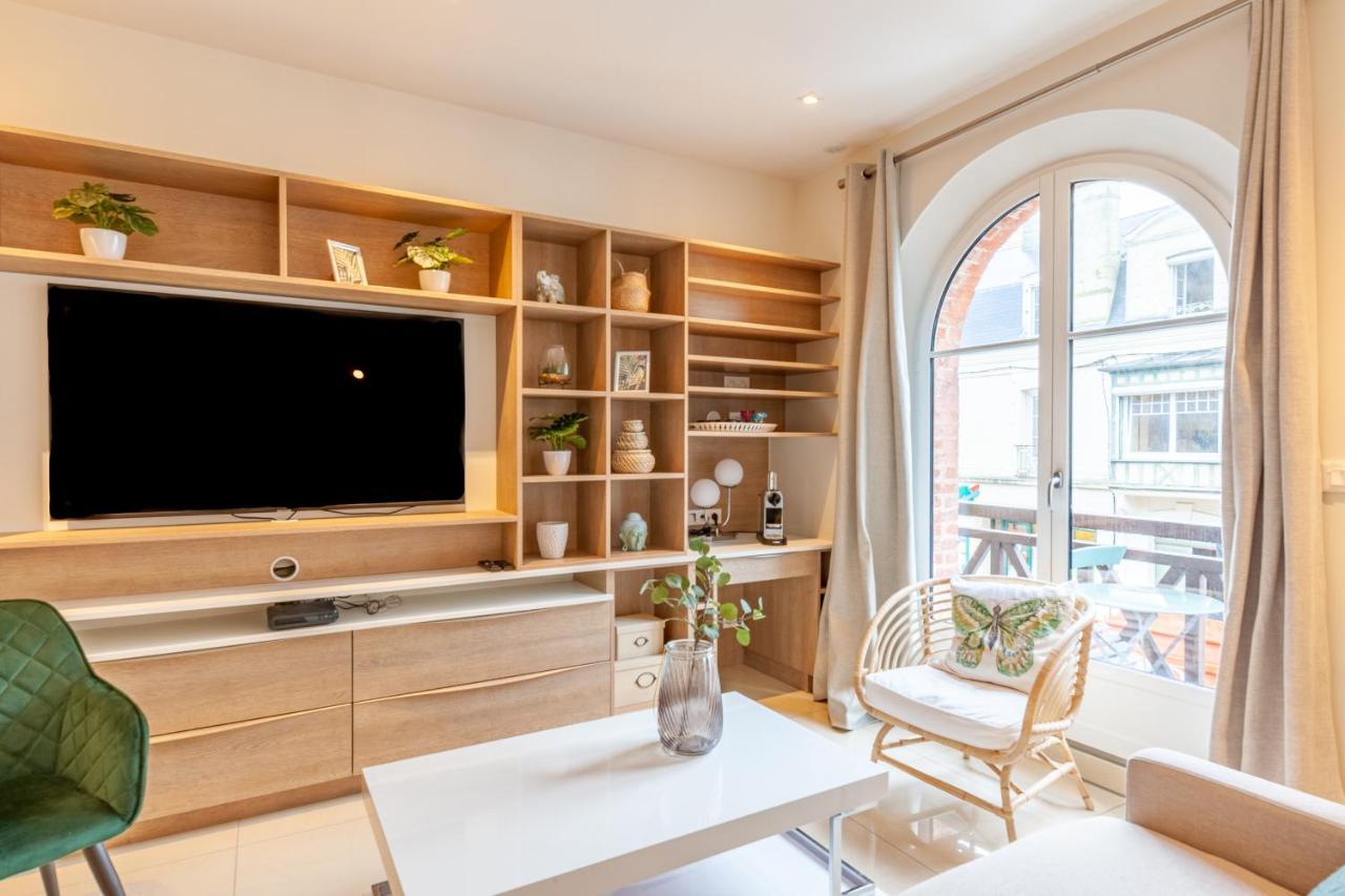 Luxurious 2 Bedroom Duplex On Place Morny Deauville Buitenkant foto