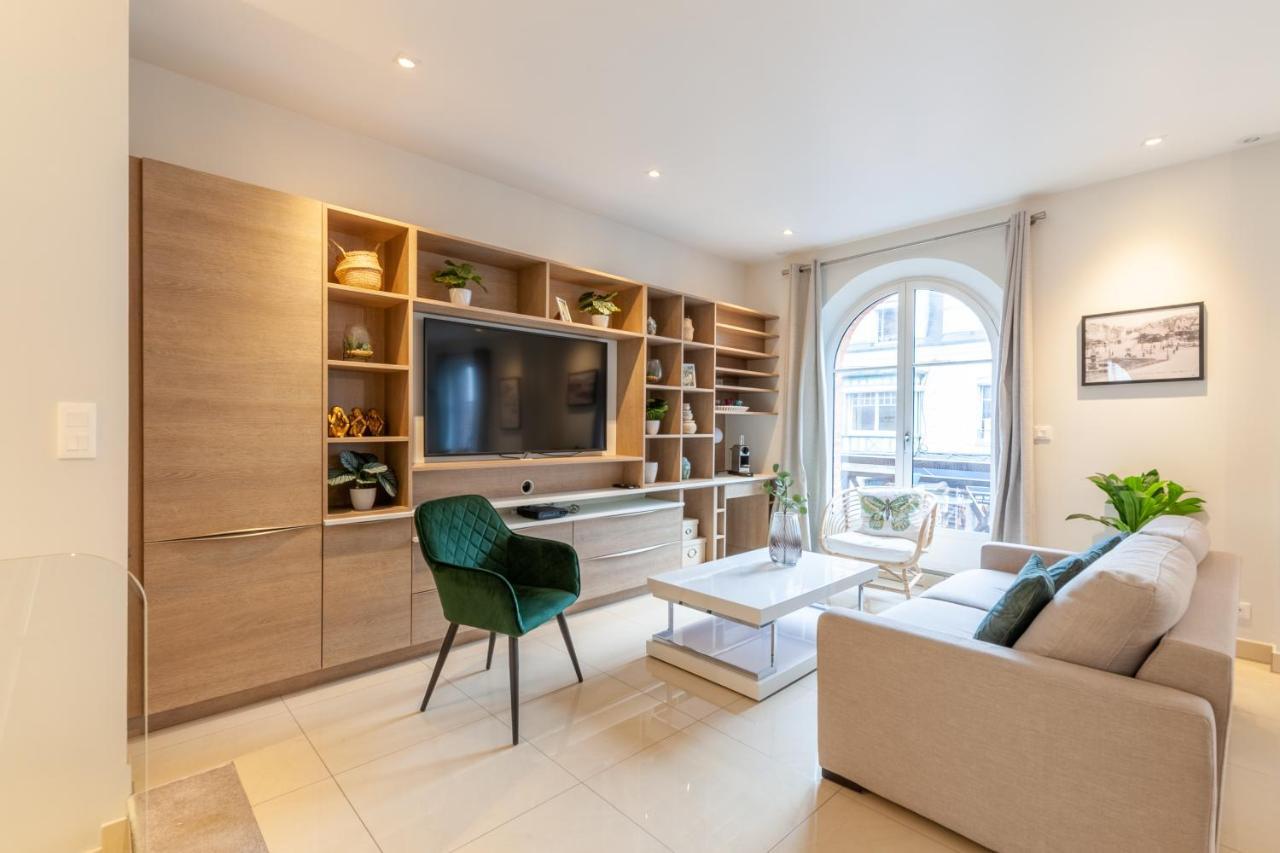 Luxurious 2 Bedroom Duplex On Place Morny Deauville Buitenkant foto